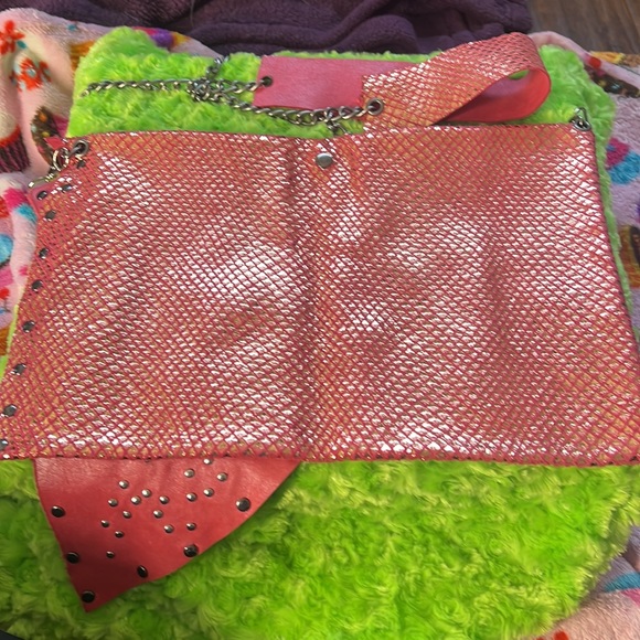 Rose gold purse with rose appliqué - Picture 5 of 7